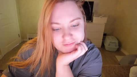 appleyummybuns online show from February 16, 2026, 10:33 am