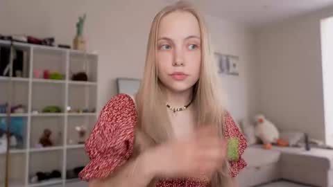  REYNA  my friend   online show from June 4, 2026, 3:07 pm