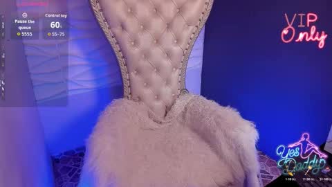 apprilfoxx online show from February 9, 2026, 2:32 pm