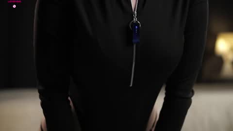 Snapshot of approche_toi_petite chatting on February 3, 2026, 12:43 pm Meghan online show from February 3, 2026, 12:43 pm