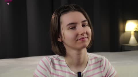 Snapshot of approche_toi_petite chatting on February 7, 2026, 12:53 pm Meghan online show from February 7, 2026, 12:53 pm