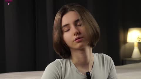 Snapshot of approche_toi_petite chatting on February 8, 2026, 12:41 pm Meghan online show from February 8, 2026, 12:41 pm