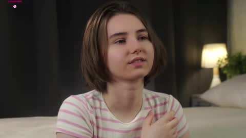 Snapshot of approche_toi_petite chatting on February 13, 2026, 1:51 pm Meghan online show from February 13, 2026, 1:51 pm