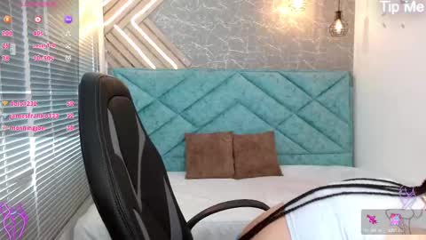 Snapshot of april_dumont chatting on February 28, 2025, 6:31 pm April online show from February 28, 2025, 6:31 pm