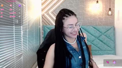 Snapshot of april_dumont chatting on March 4, 2025, 12:55 pm April online show from March 4, 2025, 12:55 pm