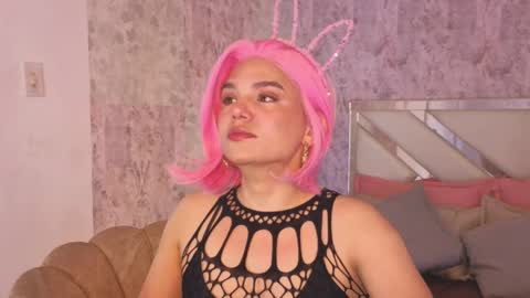 Snapshot of april_summer_ chatting on April 9, 2026, 9:31 pm Isabella online show from April 9, 2026, 9:31 pm