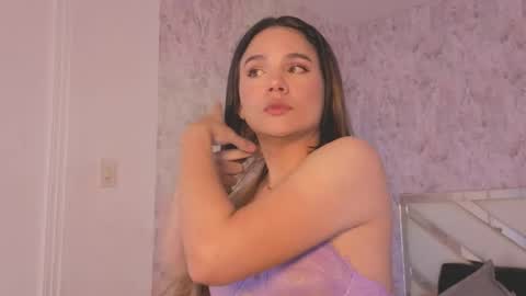 Snapshot of april_summer_ chatting on April 15, 2026, 8:31 pm Isabella online show from April 15, 2026, 8:31 pm