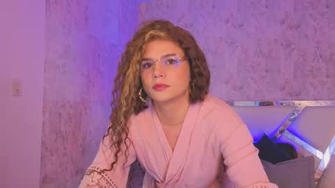 Snapshot of april_summer_ chatting on June 3, 2026, 9:20 pm Isabella online show from June 3, 2026, 9:20 pm