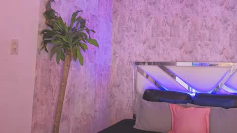 Snapshot of april_summer_ chatting on June 5, 2026, 9:09 pm Isabella online show from June 5, 2026, 9:09 pm