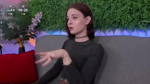 Snapshot of aprilavery chatting on March 5, 2025, 4:24 pm April online show from March 5, 2025, 4:24 pm