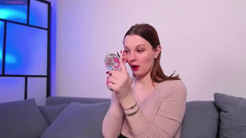 Snapshot of aprilavery chatting on October 4, 2025, 3:43 pm April online show from October 4, 2025, 3:43 pm