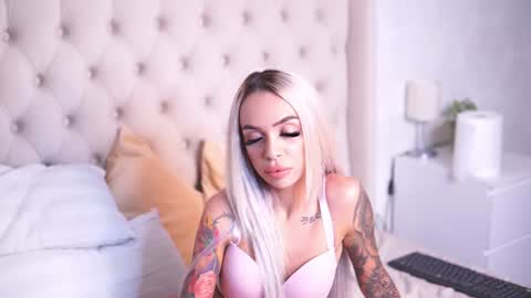 Laura online show from July 24, 2026, 5:22 pm