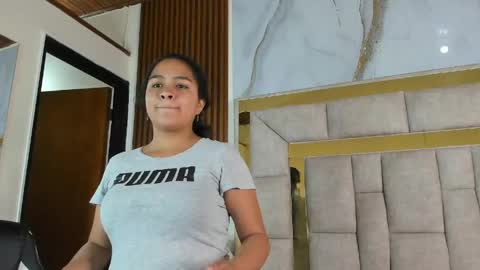 aprilmiiller online show from June 3, 2026, 12:41 pm