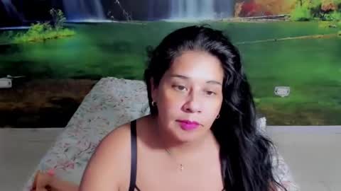 Snapshot of aprilmom chatting on November 15, 2025, 3:26 am April online show from November 15, 2025, 3:26 am