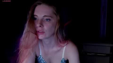 Snapshot of aqualen chatting on October 28, 2025, 1:14 pm aqualen online show from October 28, 2025, 1:14 pm