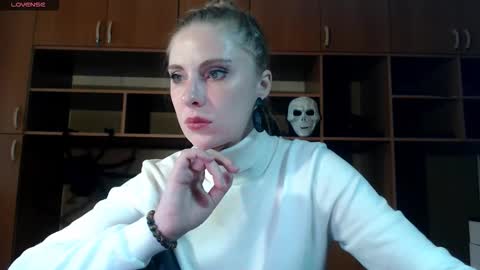 Snapshot of aqualen chatting on November 8, 2025, 10:37 am aqualen online show from November 8, 2025, 10:37 am