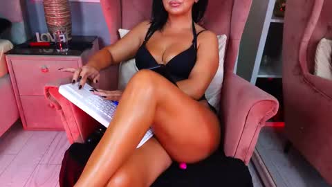 AQueenMonica online show from September 25, 2025, 10:41 am