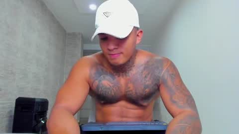 Snapshot of aquiles_elpapi chatting on July 25, 2026, 3:15 am AquilesElpapi online show from July 25, 2026, 3:15 am