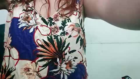 Snapshot of arabella77 chatting on December 16, 2025, 2:33 pm arabella77 online show from December 16, 2025, 2:33 pm