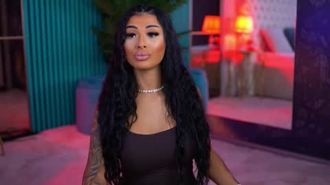 arabellaposh online show from October 9, 2025, 5:38 am