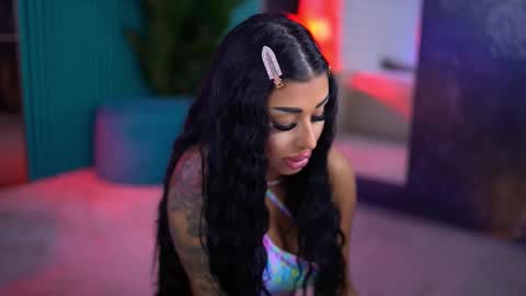 arabellaposh online show from November 15, 2025, 6:11 am