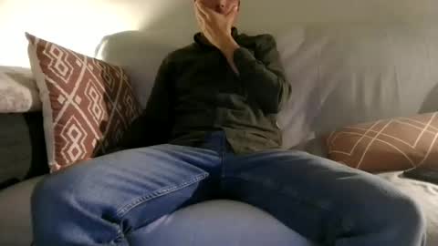 aragon9999 online show from April 22, 2026, 7:37 pm