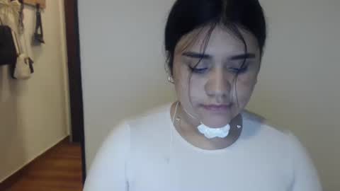 Snapshot of aralynmielle chatting on October 19, 2025, 8:15 am Aralyn online show from October 19, 2025, 8:15 am