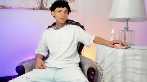 Arceluz  online show from March 12, 2025, 8:10 pm