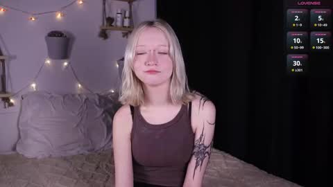 Snapshot of arcticaryder chatting on October 26, 2025, 8:20 am Jenny online show from October 26, 2025, 8:20 am