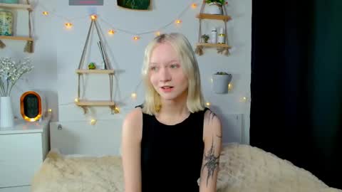 Snapshot of arcticaryder chatting on November 3, 2025, 8:26 am Jenny online show from November 3, 2025, 8:26 am