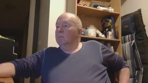 arcticman44 online show from February 5, 2025, 6:15 pm