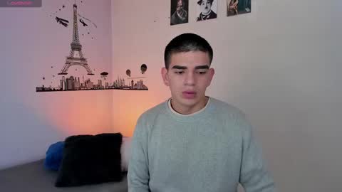 Snapshot of ares_johnsonn chatting on December 5, 2024, 4:34 pm Ares online show from December 5, 2024, 4:34 pm