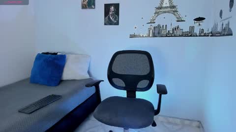 Snapshot of ares_johnsonn chatting on December 31, 2024, 9:50 pm Ares online show from December 31, 2024, 9:50 pm