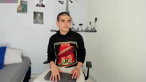 Snapshot of ares_johnsonn chatting on January 2, 2025, 10:01 pm Ares online show from January 2, 2025, 10:01 pm