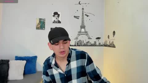 Snapshot of ares_johnsonn chatting on January 3, 2025, 5:53 pm Ares online show from January 3, 2025, 5:53 pm