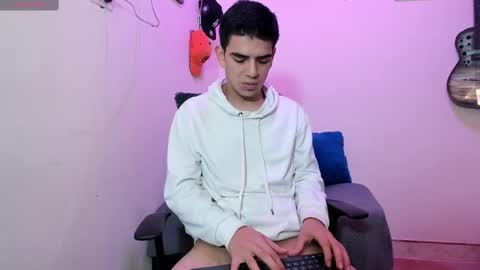 Snapshot of ares_johnsonn chatting on February 16, 2025, 4:10 pm Ares online show from February 16, 2025, 4:10 pm