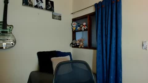 Snapshot of ares_johnsonn chatting on February 20, 2025, 12:25 pm Ares online show from February 20, 2025, 12:25 pm