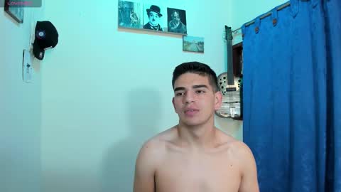 Snapshot of ares_johnsonn chatting on March 5, 2025, 6:56 pm Ares online show from March 5, 2025, 6:56 pm