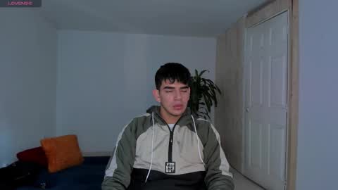 Snapshot of ares_johnsonn chatting on October 24, 2025, 12:12 pm Ares online show from October 24, 2025, 12:12 pm