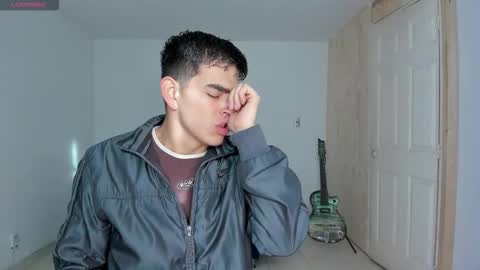 Snapshot of ares_johnsonn chatting on November 11, 2025, 11:43 am Ares online show from November 11, 2025, 11:43 am