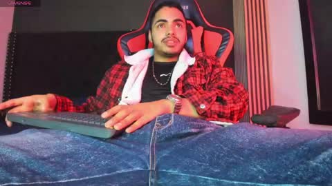 ares_pain_ online show from May 12, 2026, 4:09 am