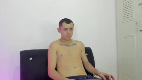 Snapshot of aresblue chatting on October 26, 2025, 11:09 pm aresblue online show from October 26, 2025, 11:09 pm