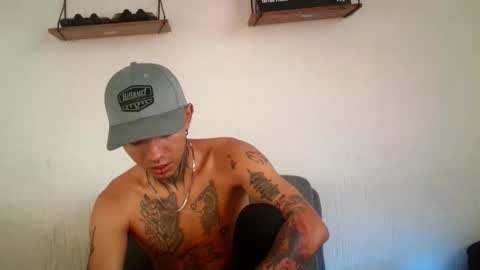 Snapshot of aress_1 chatting on October 22, 2025, 7:02 pm Ares online show from October 22, 2025, 7:02 pm