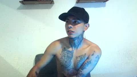 Snapshot of aress_1 chatting on November 12, 2025, 4:35 am Ares online show from November 12, 2025, 4:35 am