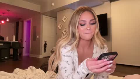 Ari  online show from June 11, 2026, 4:10 am