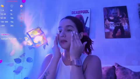 Snapshot of ari_baker chatting on January 12, 2025, 1:32 am Arianna Baker online show from January 12, 2025, 1:32 am