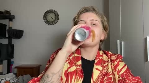 Snapshot of ari_crystal chatting on February 7, 2026, 2:21 pm ari_crystal online show from February 7, 2026, 2:21 pm