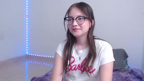 Snapshot of ari_james chatting on October 21, 2025, 2:34 am Ahri James online show from October 21, 2025, 2:34 am