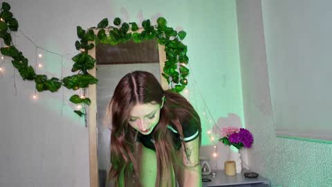 Snapshot of ari_kat666 chatting on January 23, 2025, 3:26 am ari online show from January 23, 2025, 3:26 am