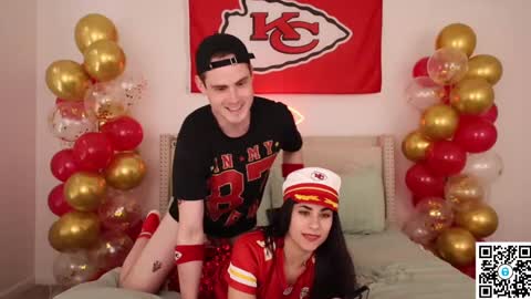 Snapshot of ari_lovexo chatting on February 9, 2025, 9:17 pm Ari and Penn online show from February 9, 2025, 9:17 pm